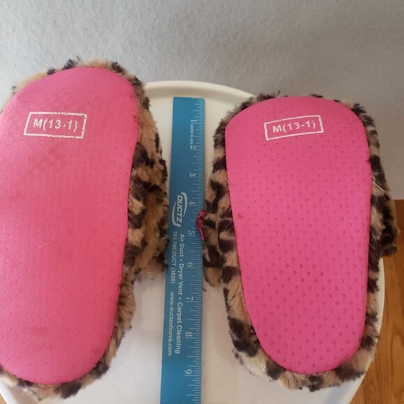 Kids Girls Furry Leopard Print Cat Slippers Pink Lining Size M 13 1 Bow Detail - Picture 4 of 5